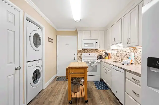 Kitchen at Fiddler’s Cove 21C